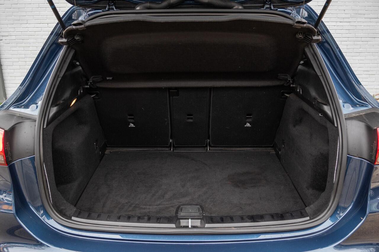 Mercedes-Benz GLA-KLASSE 250 e Half-leder| Camera|PDC|App|Lane assist