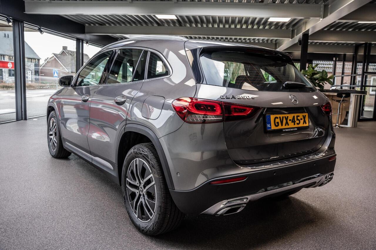 Mercedes-Benz GLA-KLASSE 250 e Luxury Line