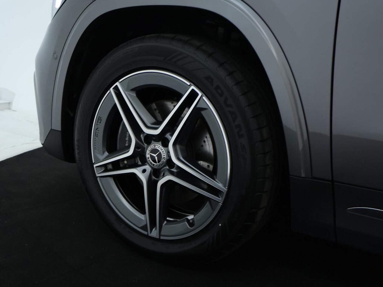 Mercedes-Benz GLA-KLASSE 250 e AMG Line | Panoramadak | Dodehoek Assist | 11 kW Laden | Sfeerverlichting | Stuur en Stoelverwarming | Inclusief 24 maanden Mercedes-Benz Certified garantie voor Europa.