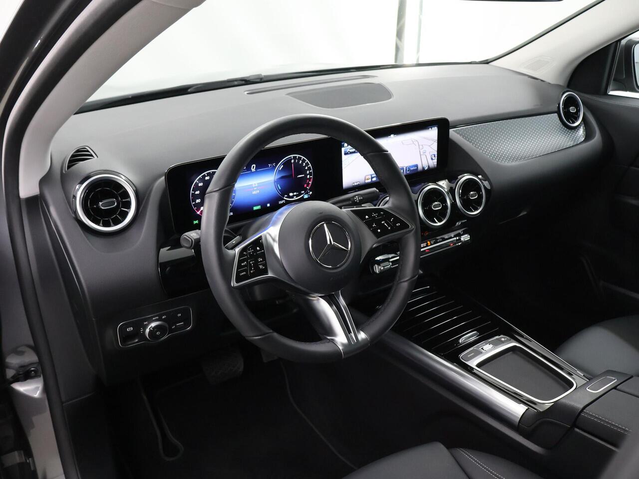 Mercedes-Benz GLA-KLASSE 250 e Luxury Line | Elektrische achterklep | Winter pakket | Achteruitrijcamera |