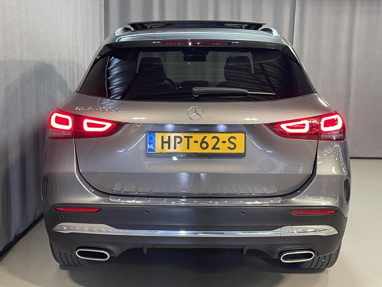 Mercedes-Benz GLA-KLASSE 250 e AMG Line 19"/Panoramadak/Trekhaak/Dodehoek/Adaptieve cruise/360 camera/Keyless/Matrix LED/Stoelverwarming/Apple Carplay & Android Auto