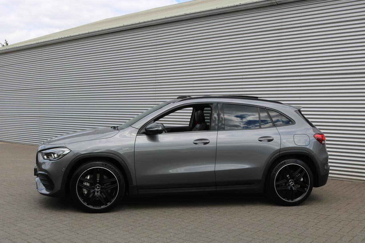 Mercedes-Benz GLA-KLASSE AMG 35 4MATIC AMG NightPakket 306PK (31.249Km Panodak Sportleder/Memory Carplay Burmester Widescreen M-Bux Full-Led 20InchAMG PrivacyGlass)