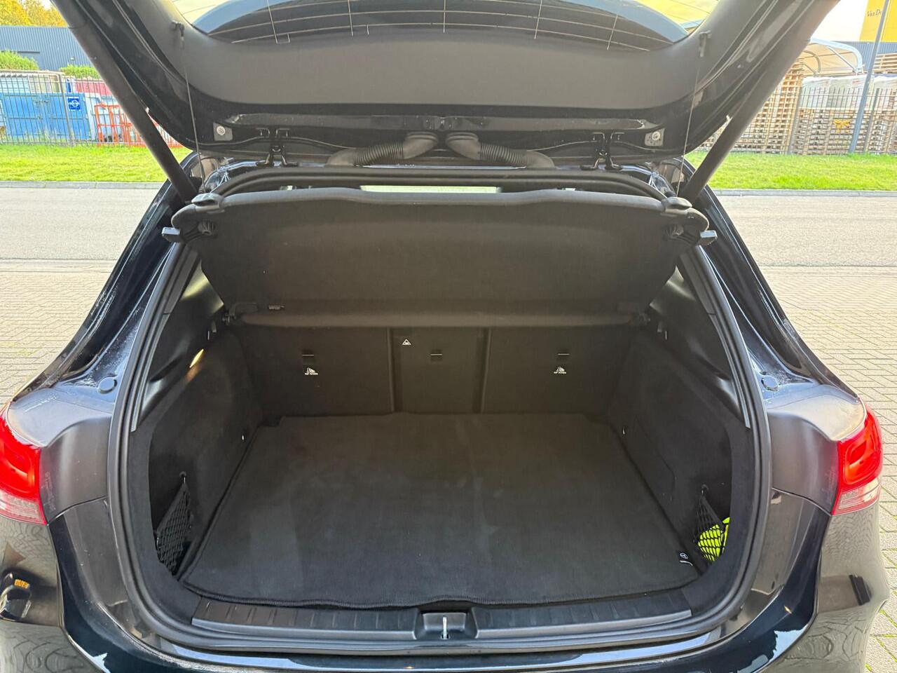 Mercedes-Benz GLA-KLASSE 180 Business Solution AMG | 1E EIGENAAR | 12MND GARANTIE | AUTOMAAT | PANO | NAVI | CRUISE | MEMORY | NL-AUT |