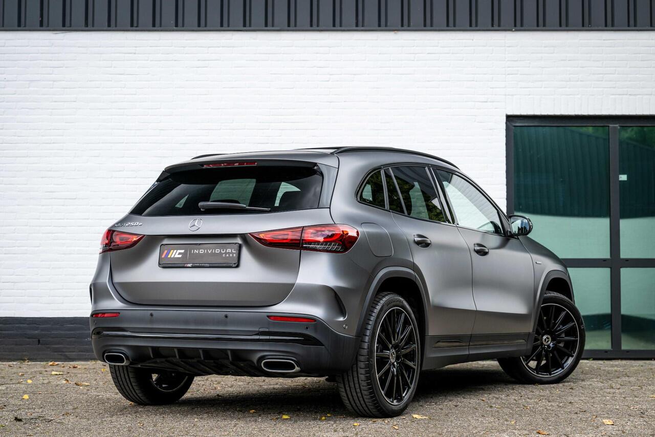 Mercedes-Benz GLA-KLASSE 250 e AMG Panorama Carbon Distronic Memory Magno