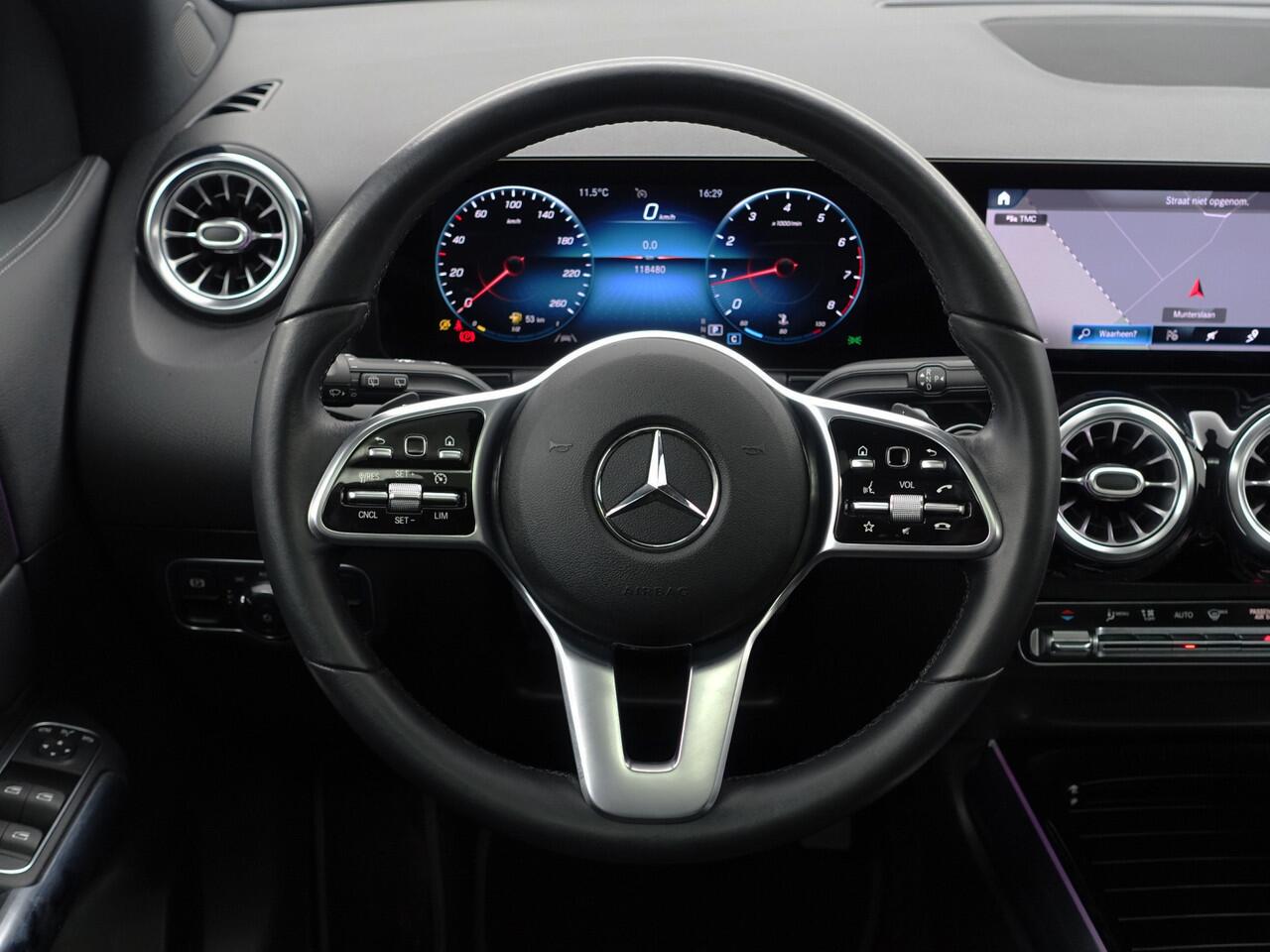 Mercedes-Benz GLA-KLASSE 200 AMG Solution Luxury Aut- Leer I Panodak I Sfeerverlichting I Memory Seats I Camera