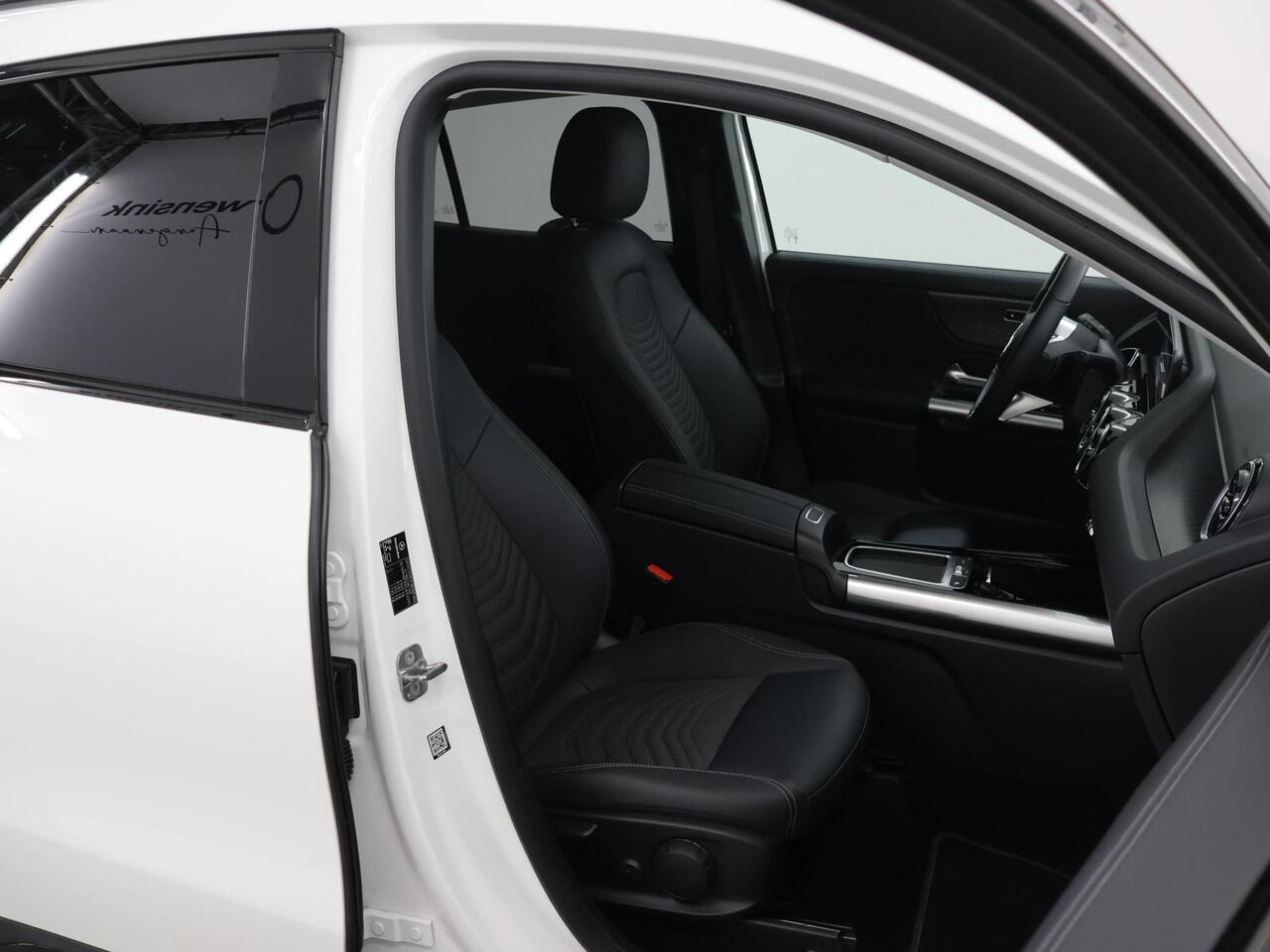 Mercedes-Benz GLA-KLASSE 250 e Luxury Line | Night pakket | Elektrisch wegklapbare trekhaak | Stoelverwarming | Winter pakket |