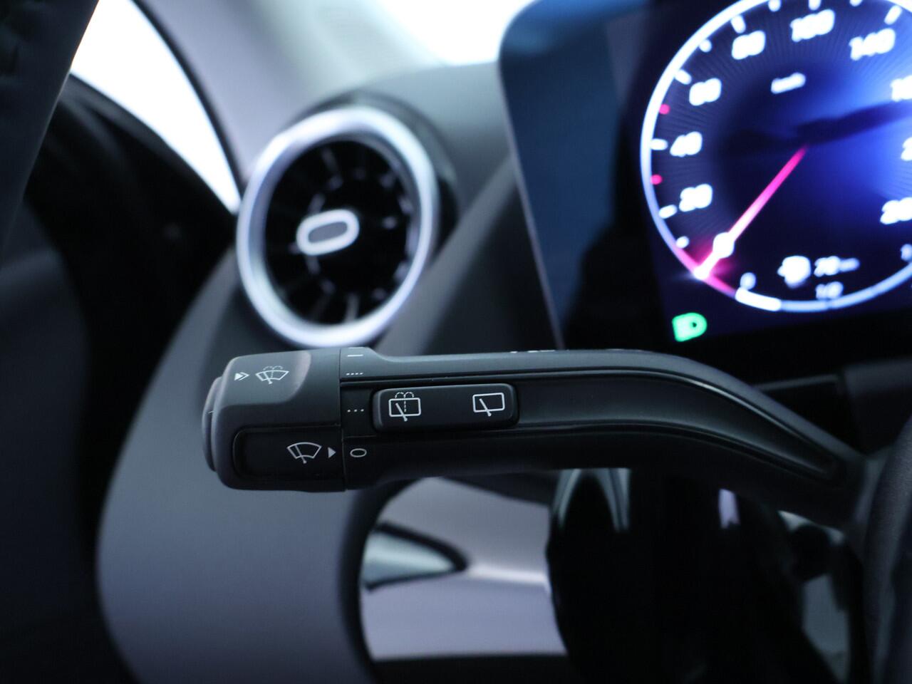 Mercedes-Benz GLA-KLASSE 250 e Plug-In Hybride Ledkoplampen | Achteruitrijcamers | 11kW Laden | Easy-Pack Achterklep. Inclusief 24 maanden MB Certified garantie voor Europa.