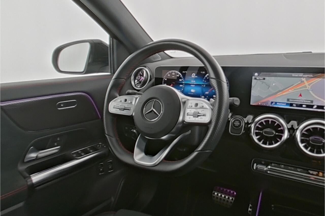 Mercedes-Benz GLA-KLASSE 250 e AMG Plug-In Hybride | Panoramadak | Trekhaak | Sfeerverlichting | Keyless Go | Parkeerpakket met Camera | Inclusief 24 maanden Mercedes-Benz Certified garantie voor Europa.