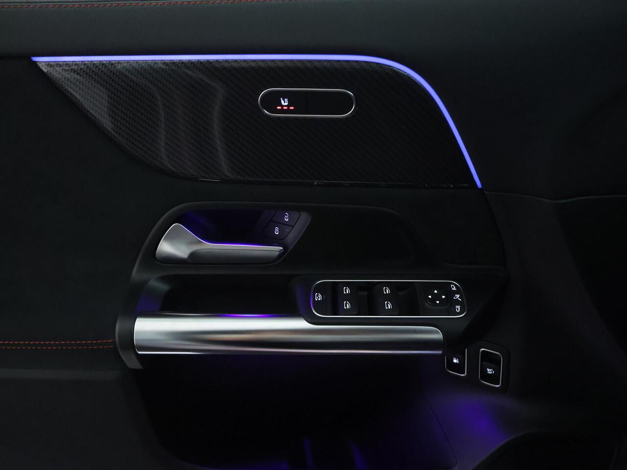 Mercedes-Benz GLA-KLASSE 250 e AMG Plug-In Hybride | Distronic | Keyless Go | Sfeerverlichting | Sound System | Parkeerpakket met Camera | Inclusief 24 maanden Mercedes-Benz Certified garantie voor Europa.