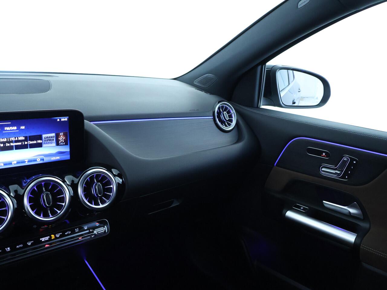 Mercedes-Benz GLA-KLASSE 250 e AMG Plug-In Hybride AMG Line | Dodehoek Assist | Memory voorstoelen | 11 kW Laden | stuur en Stoelverwarming. Inclusief 24 maanden MB Certified garantie voor Europa.