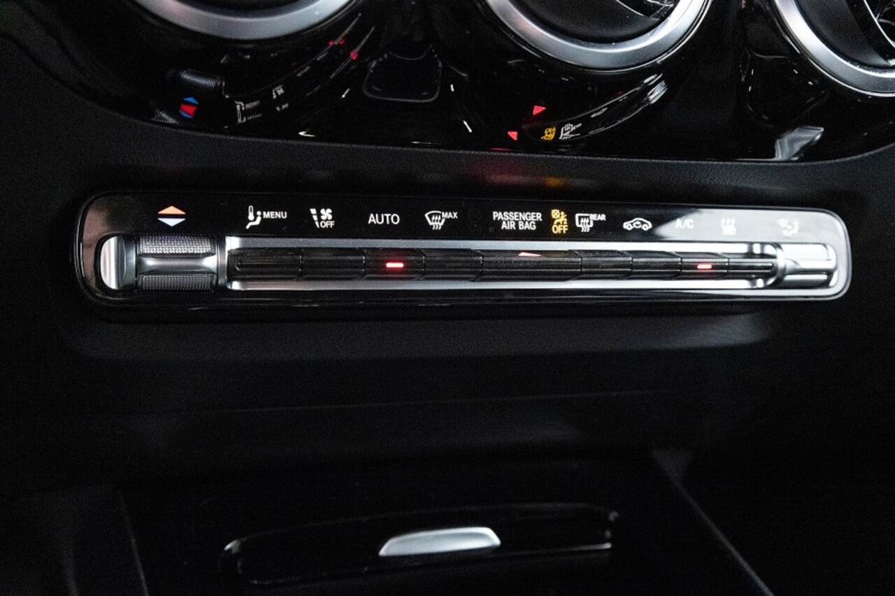 Mercedes-Benz GLA-KLASSE 250 e Business Line | Full LED | Half LEDER | NAVI | PHEV