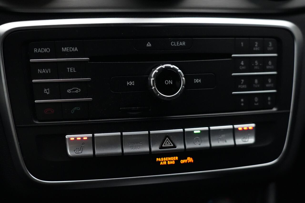 Mercedes-Benz GLA-KLASSE 180 Business Solution AMG 123pk Stoelverwarming/Navigatie/Camera