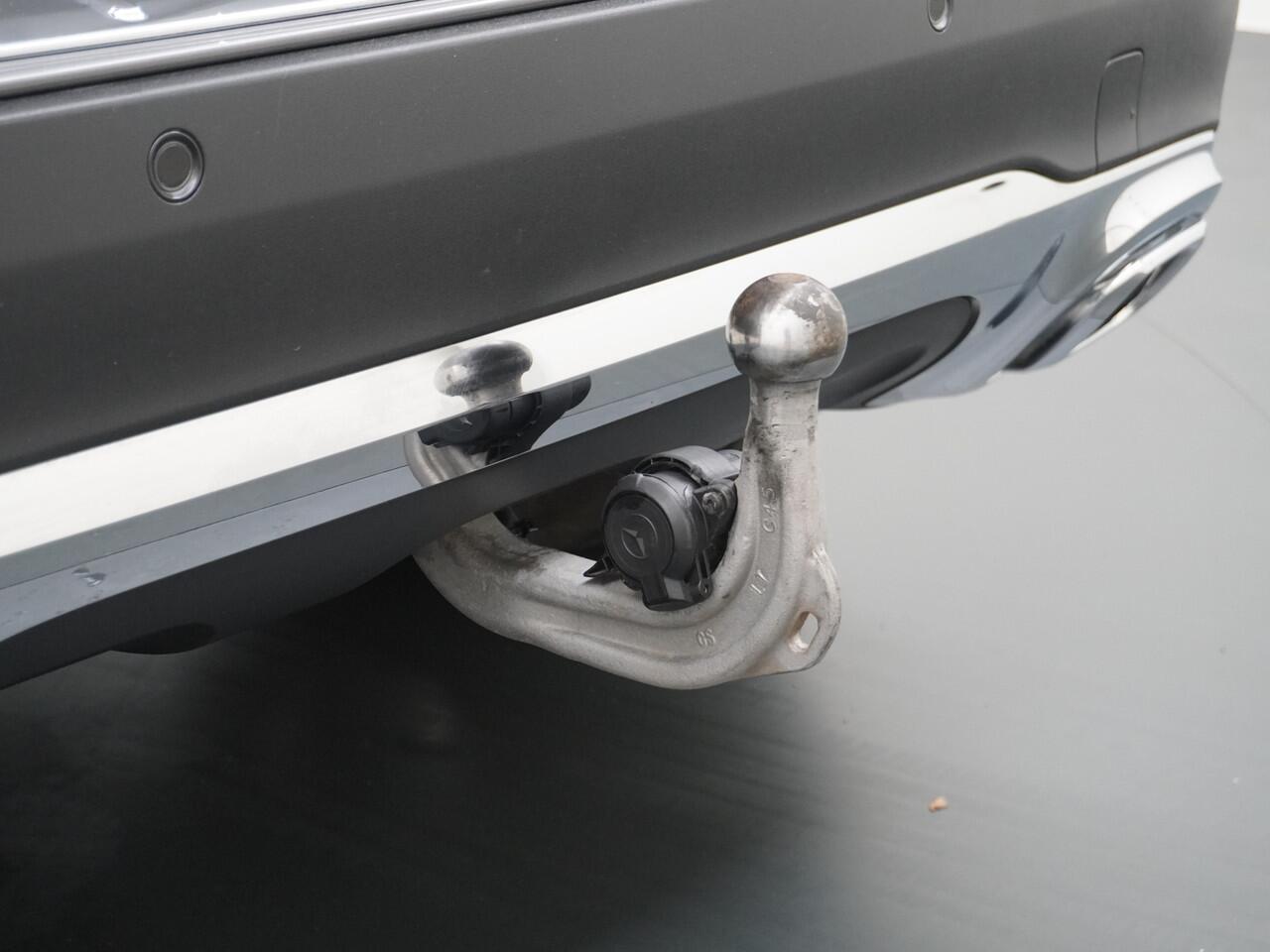 Mercedes-Benz GLA-KLASSE 250e Luxury // Trekhaak // Carplay // WideScreen // Navigatie // LED Koplampen // Cruise Control