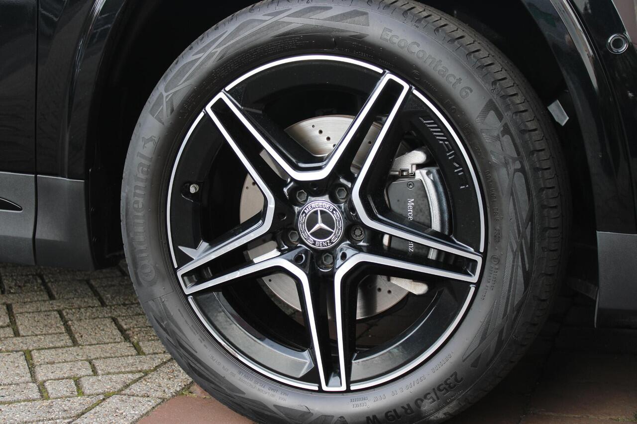 Mercedes-Benz GLA-KLASSE 250 e AMG LINE "NIEUW MODEL!" | PANORAMISCH SCHUIF/KANTEL DAK | ELEKTRISCH BEDIENBARE VOORSTOELEN MET GEHEUGENFUNCTIE EN "ZITKINEMATICA" | DRAADLOZE APPLE CARPLAY/ANDROID AUTO | NIGHT PAKKET: DAKRELING ZWART, ZIJRUITEN EN ACHTERRUITEN ZWART, LICHTMETALEN 