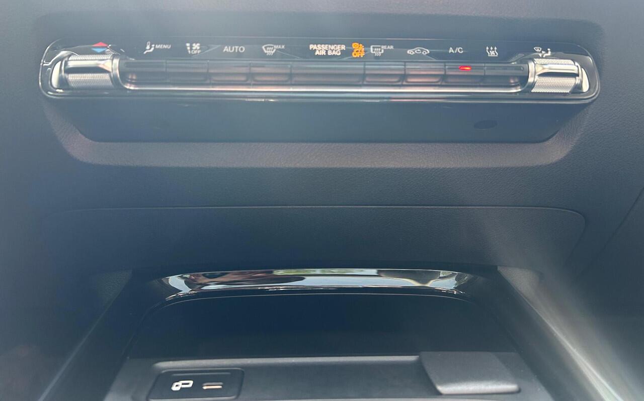 Mercedes-Benz GLA-KLASSE 250 e Business Solution AMG Limited l Panoramadak l Camera l LED l Stoelverwarming