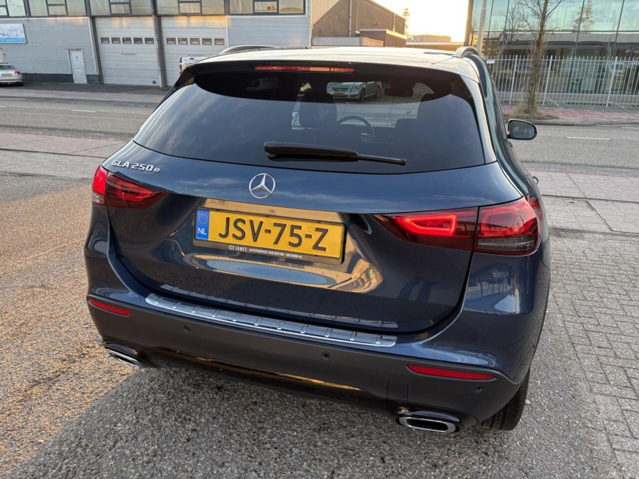 Mercedes-Benz GLA-KLASSE 250 e Business Solution Luxery Limited