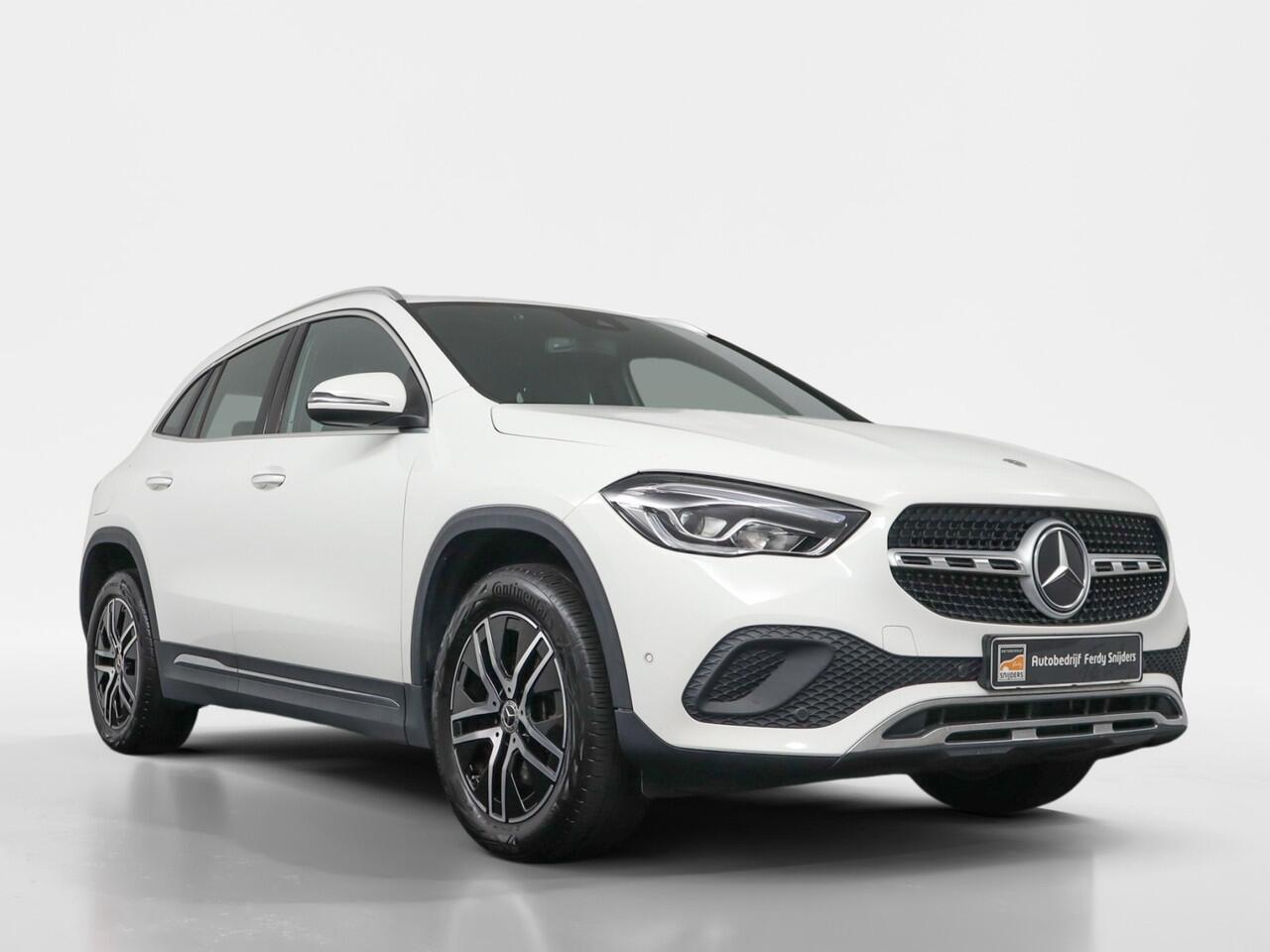 Mercedes-Benz GLA-KLASSE 250 e Business Solution Luxury Limited | Trekhaak | Navi | Xenon/LED | Ambilight - RIJKLAAR