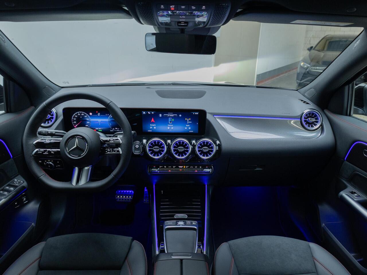 Mercedes-Benz GLA-KLASSE 250 e Business Solution AMG Panorama dak