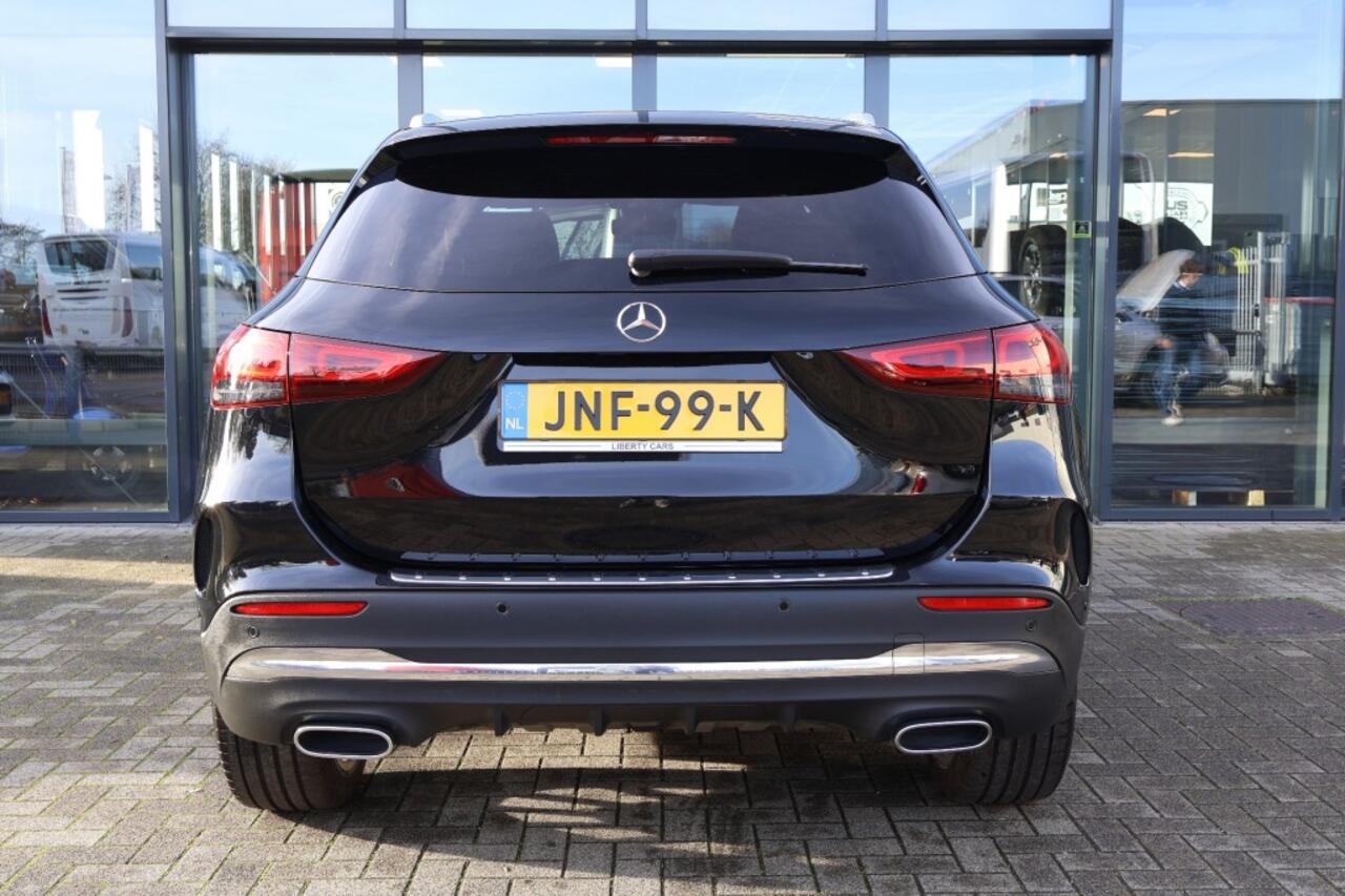 Mercedes-Benz GLA-KLASSE 250 E AMG LINE / Panorama dak / Multi Beam lampen