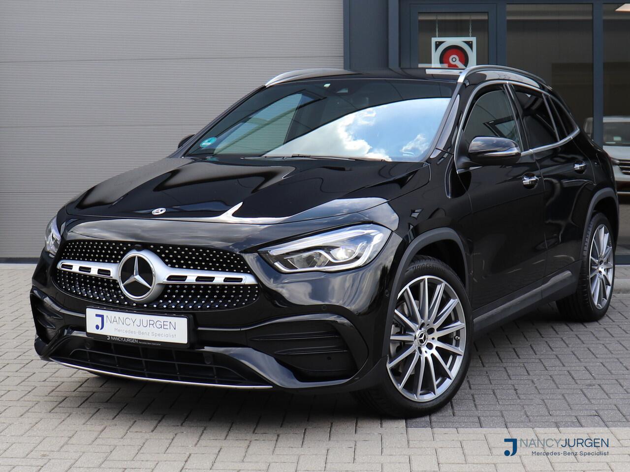 Mercedes-Benz GLA-KLASSE 250 e AMG Limited | Two Tone Leder | Adapt. Cruise Control | Apple Car Play/Android Auto | MBUX | Parkeer Pakket | Camera | Spiegel Pakket | 20" LM AMG | Model 2022 | Volledig Gedocumenteerd Onderhoud |