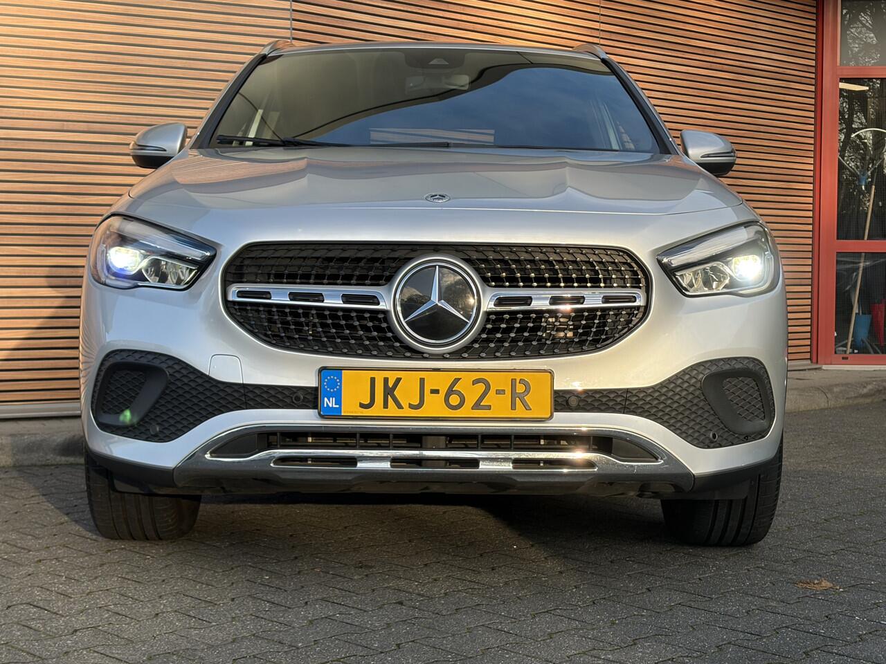 Mercedes-Benz GLA-KLASSE 250 e Business Solution Navigatie / Cruise / Camera