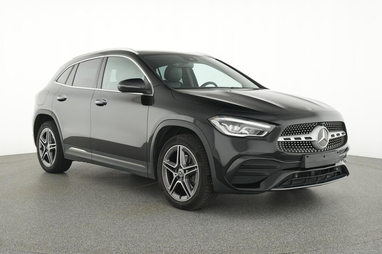 Mercedes-Benz GLA-KLASSE 250 e AMG Plug-In Hybride | Panoramadak | Trekhaak | Sfeerverlichting | Keyless Go | Parkeerpakket met Camera | Inclusief 24 maanden Mercedes-Benz Certified garantie voor Europa.