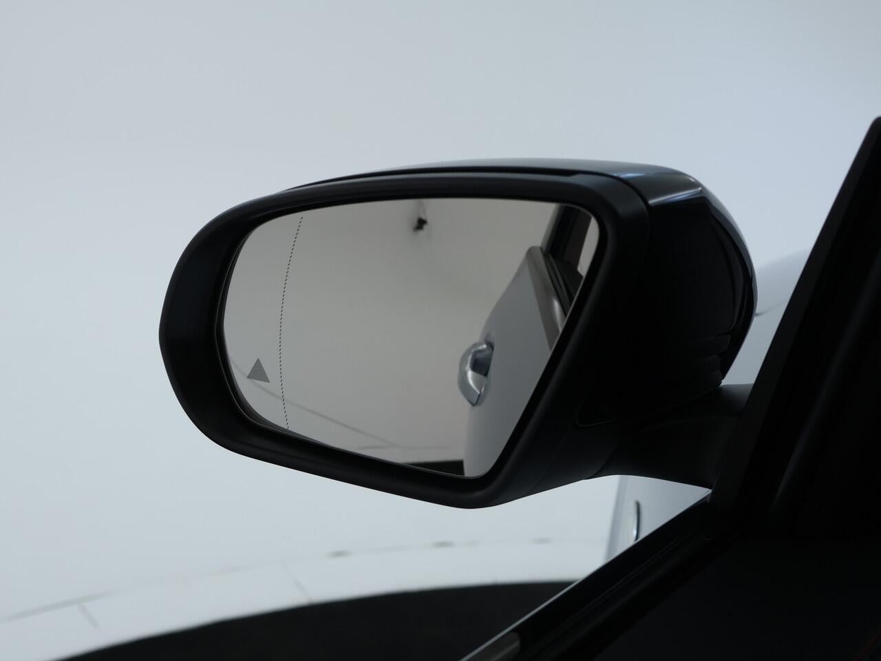 Mercedes-Benz GLA-KLASSE 250 e Business Solution AMG | Trekhaak | Nightpakket | Parkeerpakket met achteruitrijcamera | Keyless-Go comfortpakket | GUARD 360 ° Vehicle protection Plus | EASY PACK achterklep | Dodehoekassistent |