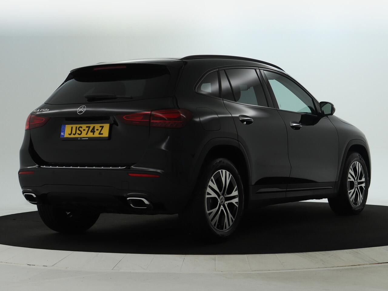 Mercedes-Benz GLA-KLASSE 250 e Plug-In Hybride Edition Progressive Line | Night Pakket | Multibeam Koplampen | Distronic | 11 kW Laden | Stuur en Stoelverwarming. Inclusief 24 maanden MB Certified garantie voor Europa.