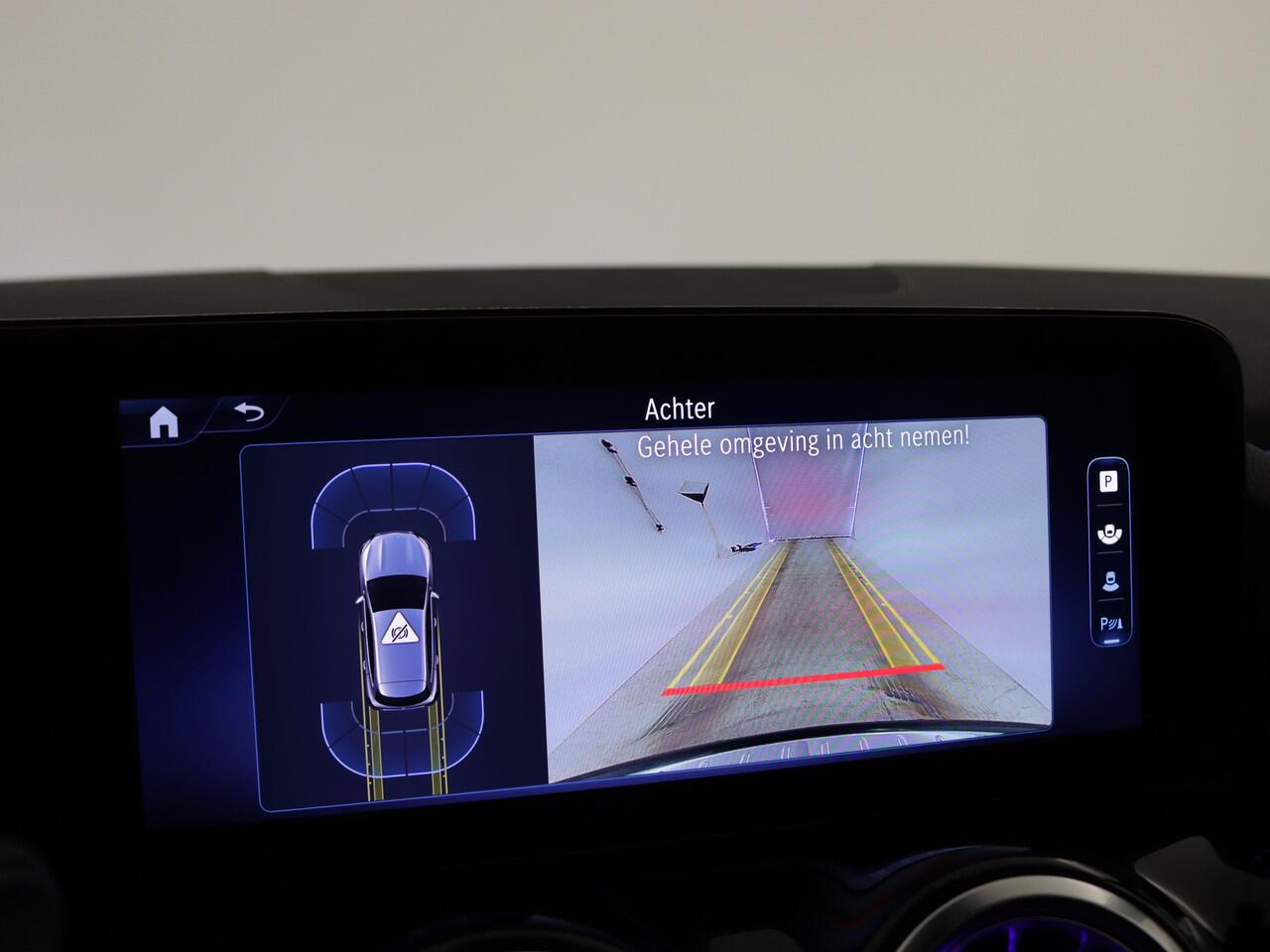 Mercedes-Benz GLA-KLASSE 180 AMG Line | Nightpakket | Parkeerpakket met achteruitrijcamera | Keyless-Go comfortpakket | USB-pakket plus | Dodehoekassistent | GUARD 360 ° Vehicle protection Plus |