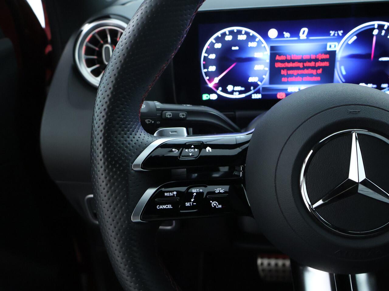 Mercedes-Benz GLA-KLASSE 250 e AMG Nightpakket Face Lift | Memory | Keyless Go | Stoel- en Stuurverwarming | Car Play | Sfeerverlichting | Inclusief 24 maanden Mercedes-Benz Certified garantie voor Europa.