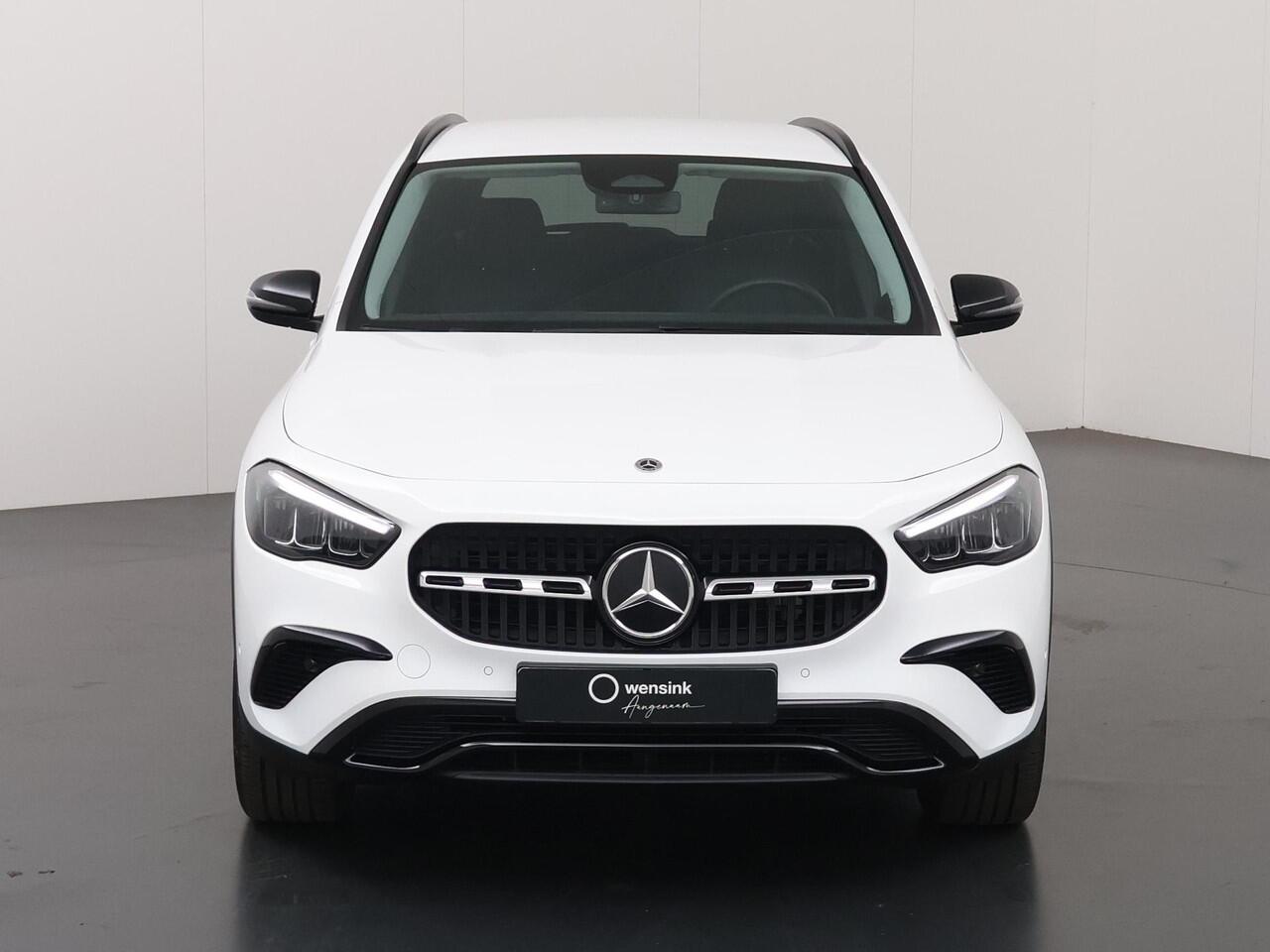 Mercedes-Benz GLA-KLASSE 250 e Luxury Line | Night pakket | Elektrisch wegklapbare trekhaak | Stoelverwarming | Winter pakket |