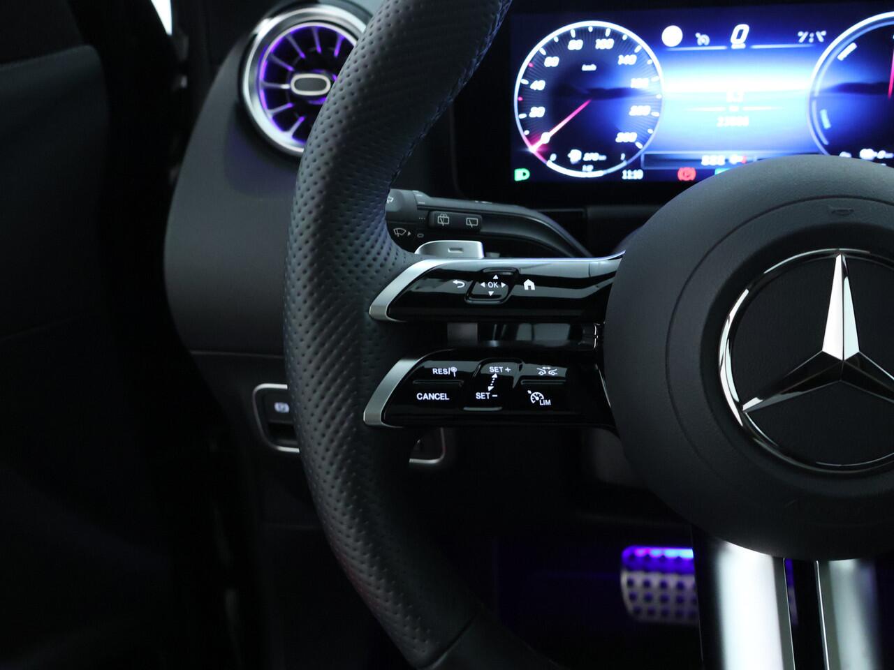 Mercedes-Benz GLA-KLASSE 250 e AMG Plug-In Hybride Panoramadak | Navigatie | MBUX wide screen | Parking support | Inclusief 24 maanden Mercedes-Benz Certified garantie voor Europa.