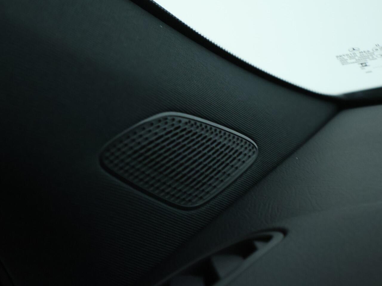 Mercedes-Benz GLA-KLASSE 250 e AMG Plug-In Hybride | AMG Line Premium Plus | Trekhaak | Distronic | Panorama Schuif-Kanteldak | 11 kW Laden | Stuur en Stoelverwarming. Inclusief 24 maanden MB Certified garantie voor Europa.