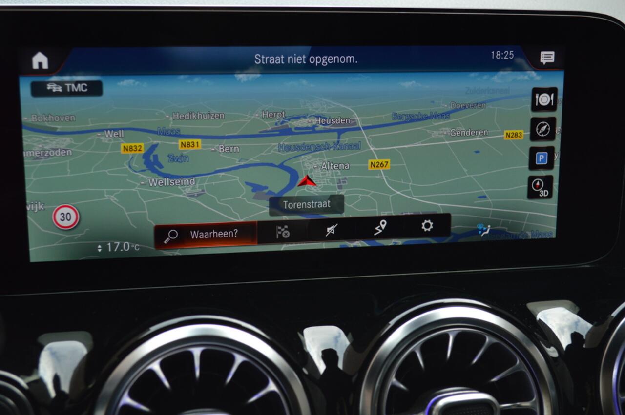 Mercedes-Benz GLA-KLASSE 200 AMG Led Widescreen Sfeer Camera Night Augmented Pdc