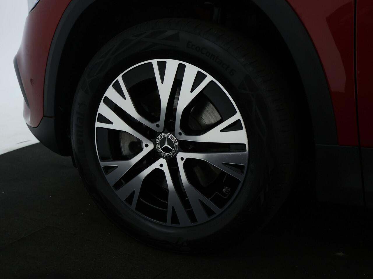 Mercedes-Benz GLA-KLASSE 250 e Plug-In Hybride | Trekhaak | Night Pakket | Sfeerverlichting | 11 kW Laden | Stuur en Stoelverwarming | Inclusief 24 maanden MB Certified garantie voor Europa.