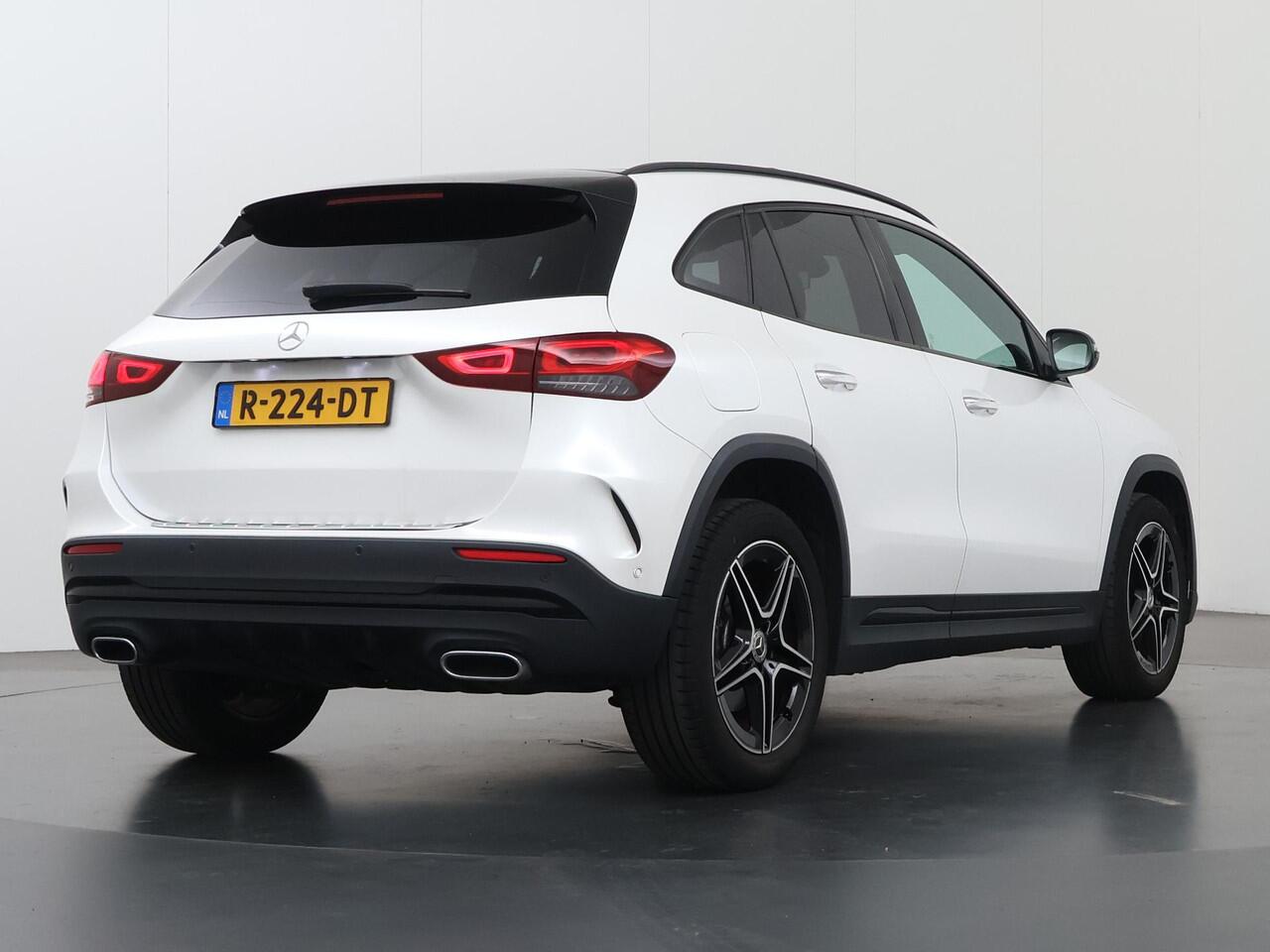 Mercedes-Benz GLA-KLASSE 250 e Business Solution AMG Limited | Night | Panoramadak | 19" lichtmetalen velgen | Achteruitrijcamera |