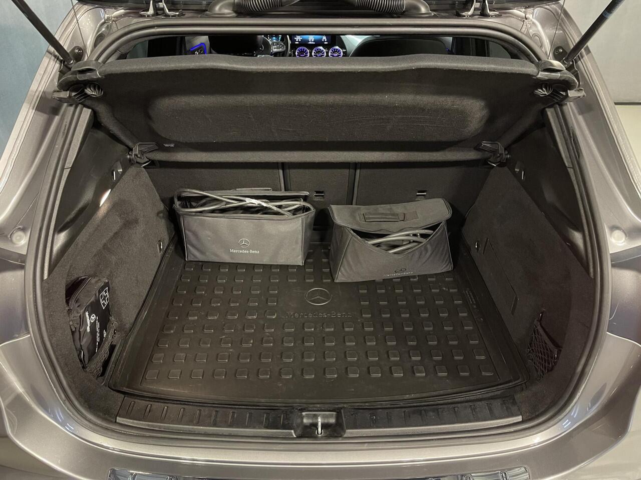 Mercedes-Benz GLA-KLASSE 250 e AMG Line 20"/Panoramadak/Memory stoel l+r/Matrix LED/Keyless/Sfeerverlichting/Stoelverwarming/Camera/Elektrische klep