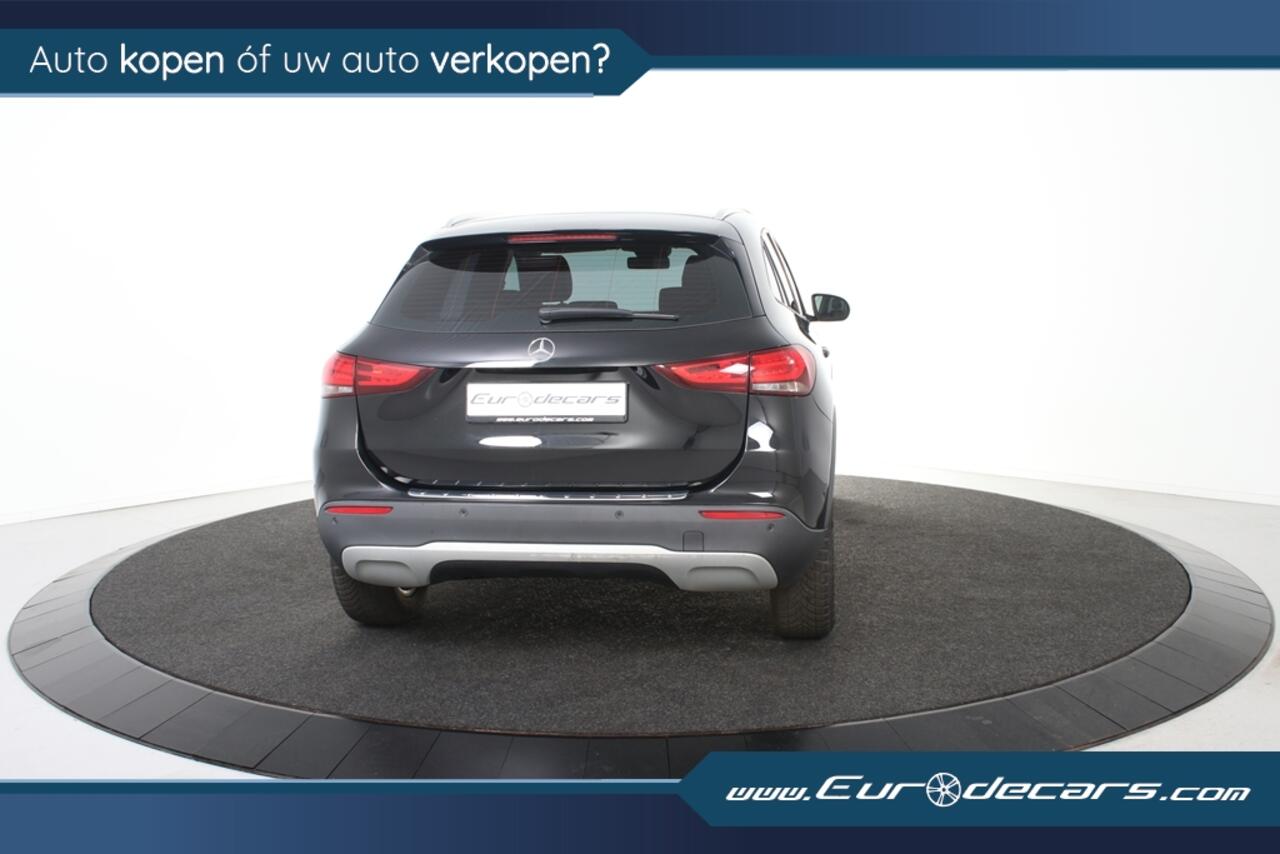 Mercedes-Benz GLA-KLASSE 180 Business Solution *1ste Eigenaar*Leer*Park assist*Navigatie*