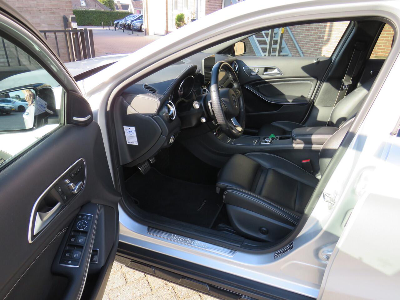 Mercedes-Benz GLA-KLASSE 180 Sport Edition Premium Plus AMG * Rijklaarprijs incl. garantie * Panoramadak * Trekhaak * 360 Camera * Led