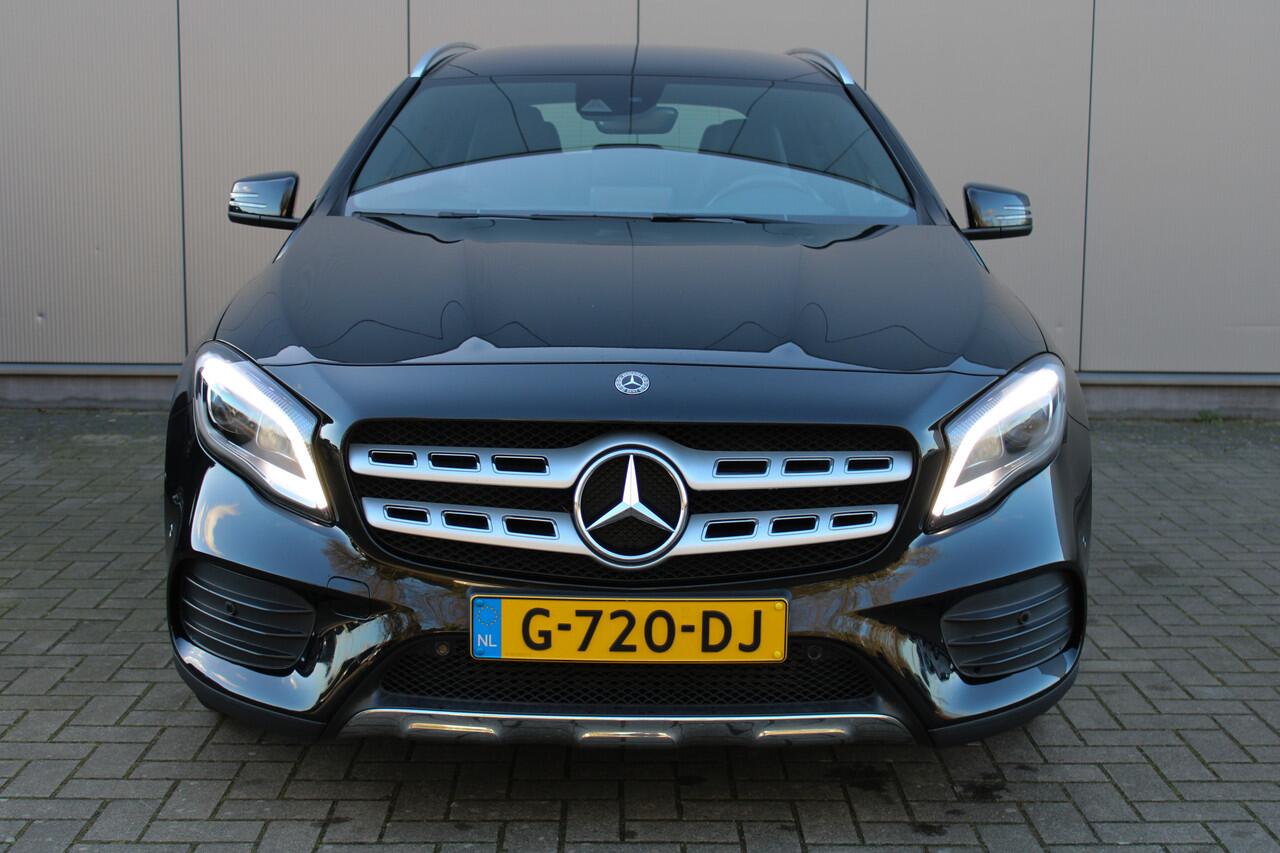 Mercedes-Benz GLA-KLASSE 180 122pk Business Solution AMG Automaat | Camera | Navigatie | Elektrische achterklep | Stoelverwarming