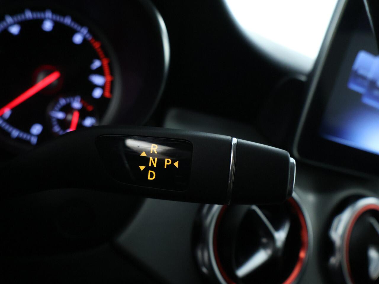 Mercedes-Benz GLA-KLASSE 180 Business Solution AMG | Achteruitrijcamera | Navigatie | Stoelverwarming | Klimaatregeling | Inclusief 24 Maanden Garantie