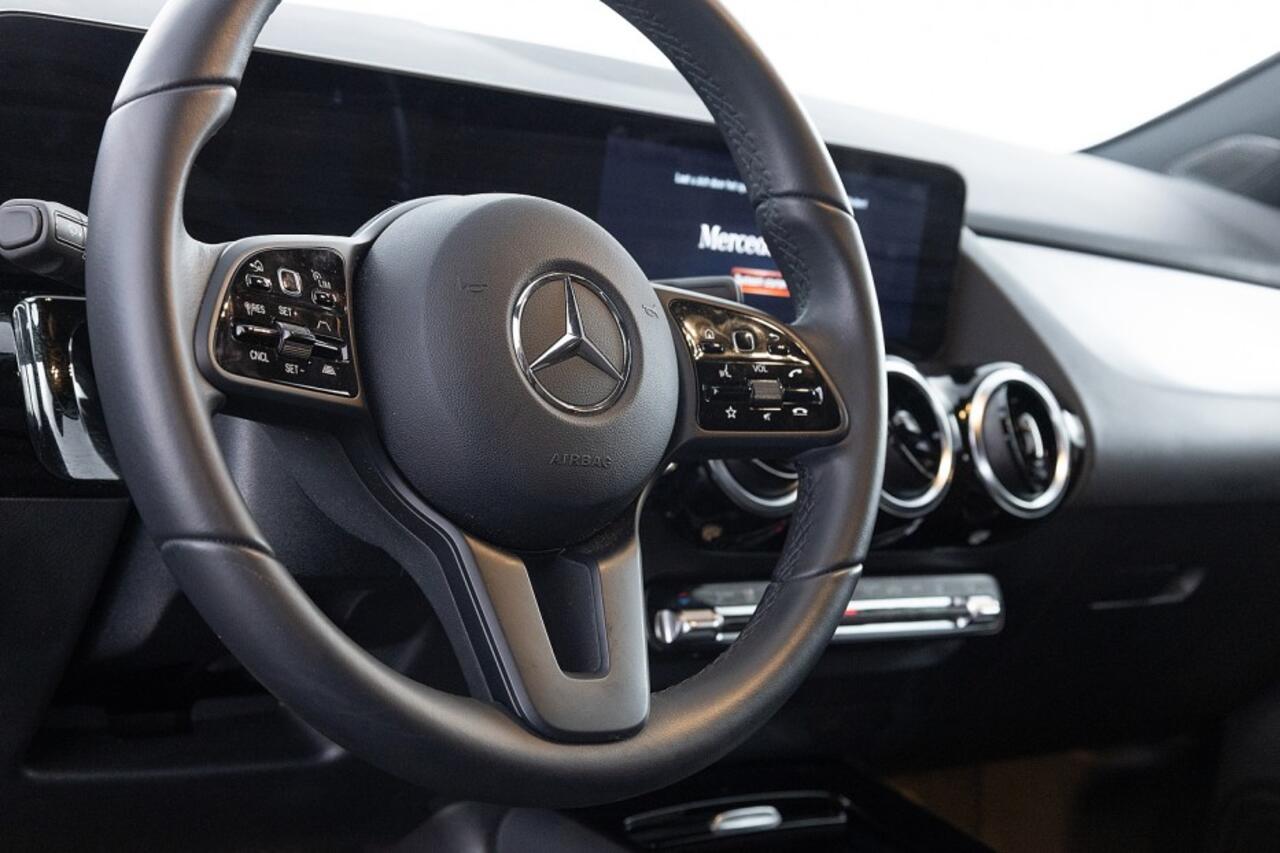 Mercedes-Benz GLA-KLASSE 250 e Business Line | Full LED | Half LEDER | NAVI | PHEV