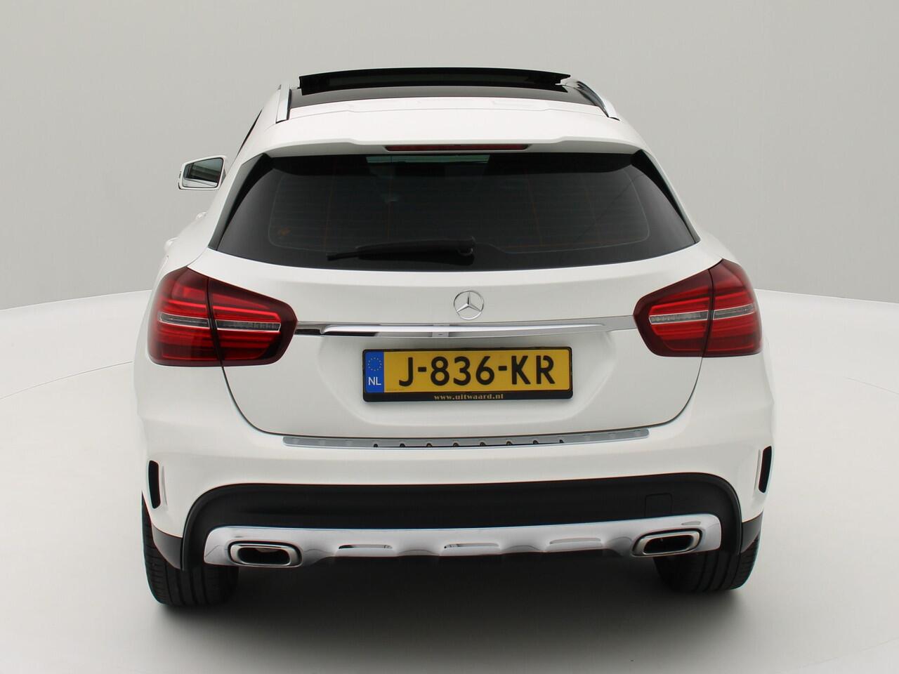 Mercedes-Benz GLA-KLASSE 200 Premium Plus Panorama Amg line