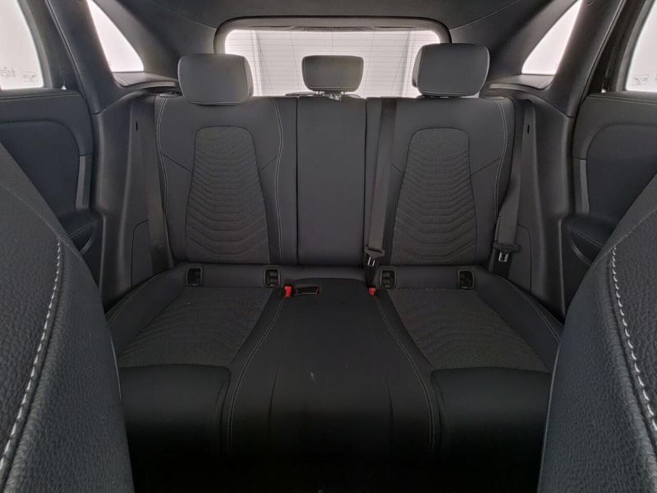 Mercedes-Benz GLA-KLASSE 250 e Plug-In Hybride Trekhaak | Burmester® | Distronic | 11 kW Laden | Apple CarPlay | Ledkoplampen | Stoelverwarming. Inclusief 24 maanden Mercedes-Benz Certified garantie voor Europa.