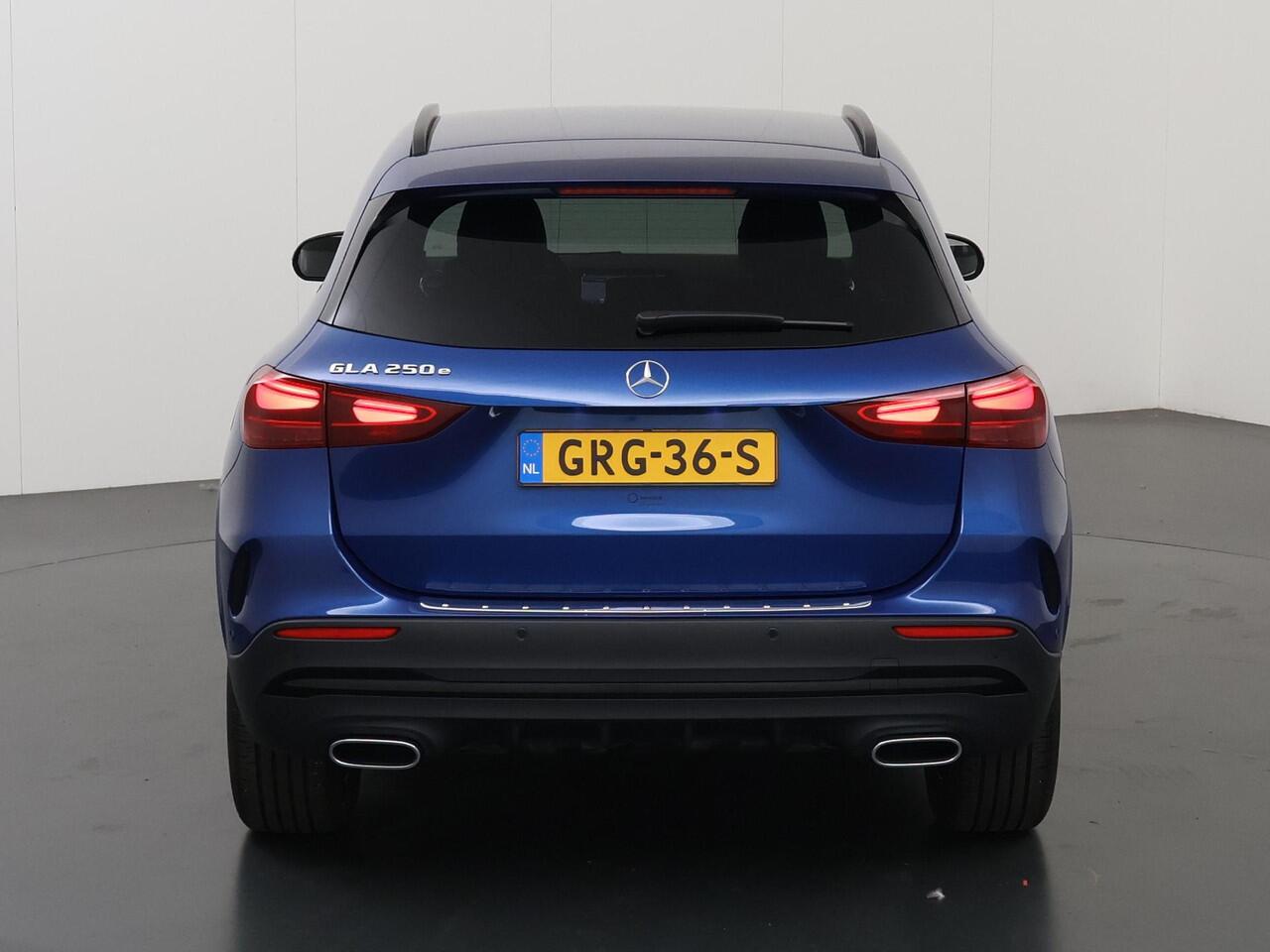 Mercedes-Benz GLA-KLASSE 250 e AMG Night | Keyless Go | Sfeerverlichting | Winter pakket | Special Edition | Easy Pack achterklep