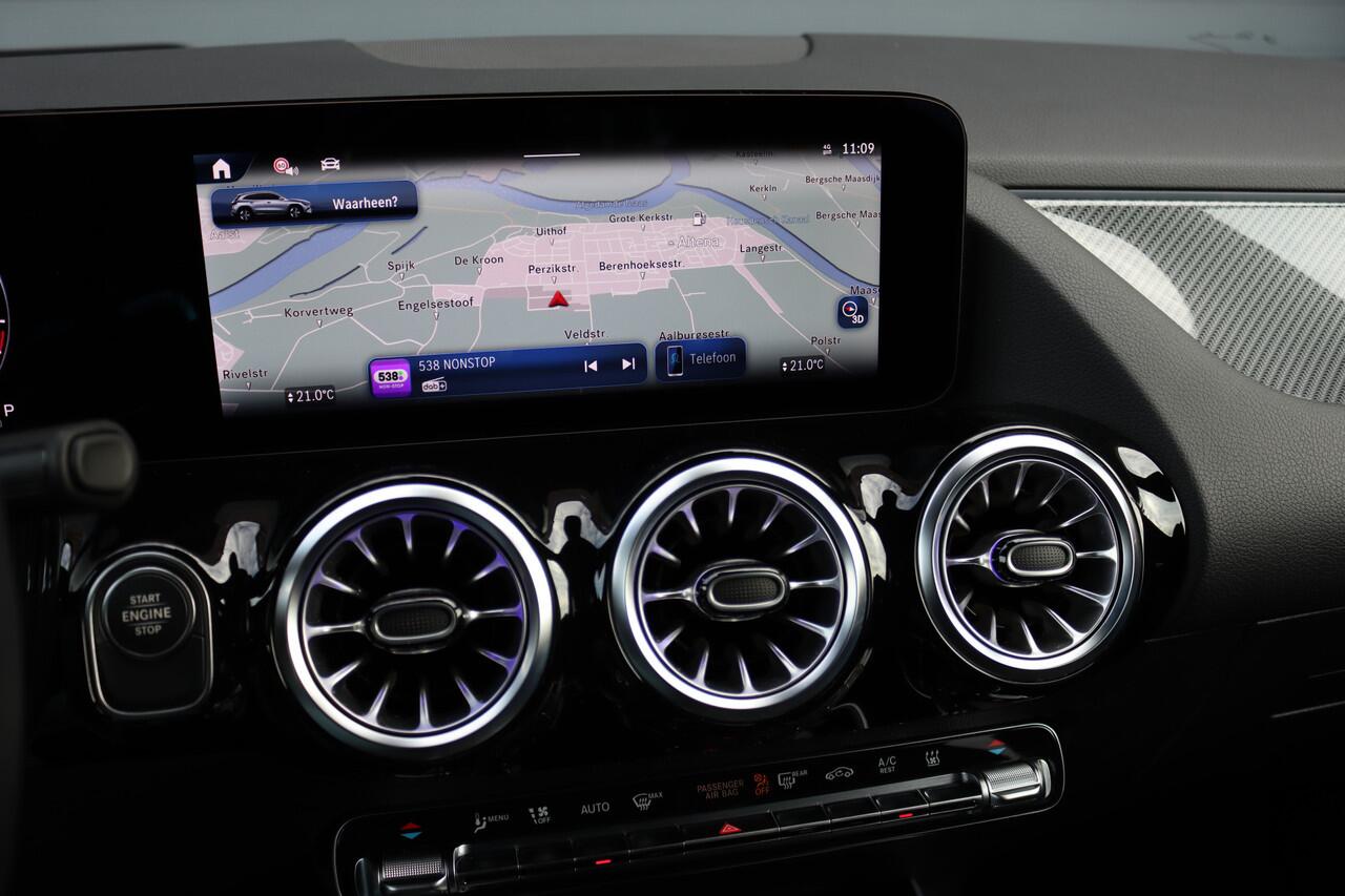 Mercedes-Benz GLA-KLASSE 250 e Premium+ AMG Line | Facelift | Distronic | Panoramadak | Burmester | Trekhaak | HUD | Memory | Verwarmd Stuurwiel | Surround Camera |