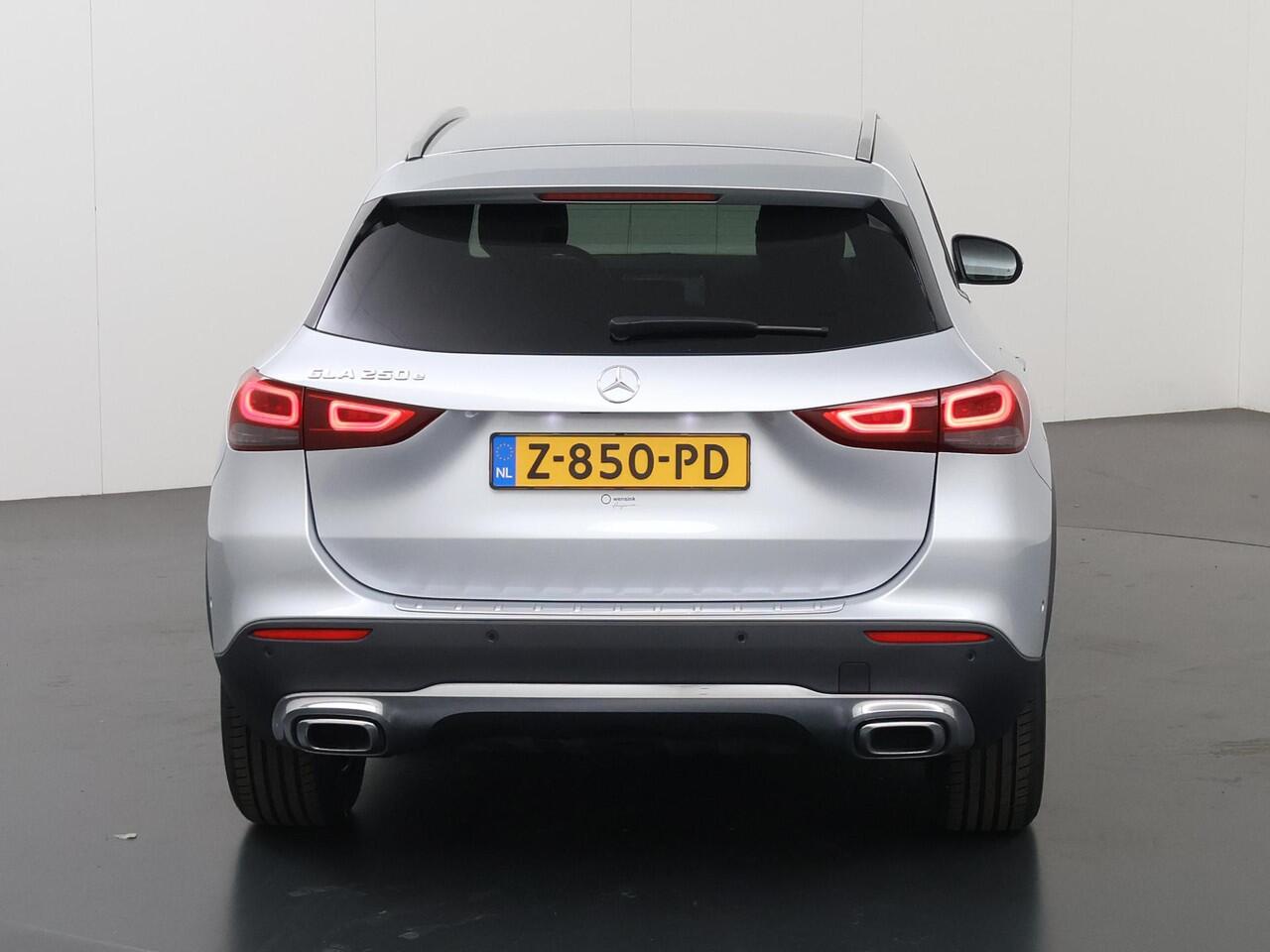 Mercedes-Benz GLA-KLASSE 250 e Progressive | Stoelverwarming | Widescreen | Sfeerverlichting | Achteruitrijcamera |