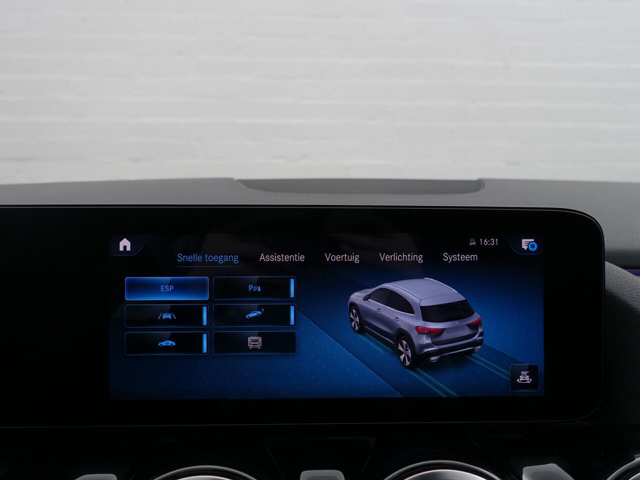 Mercedes-Benz GLA-KLASSE 200 Premium Luxury Aut- Panoramadak, Memory Seats, Sfeerverlichting, Camera, Leder Interieur