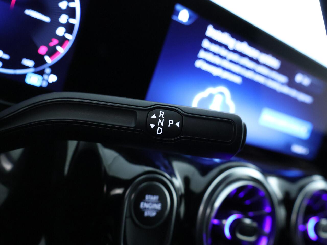 Mercedes-Benz GLA-KLASSE 250 e AMG Plug-In Hybride | AMG Line | MultiBeam Koplampen | Dodehoekassist | 11 kW LAden | Stuur en Stoelverwarming. Inclusief 24 maanden MB Certified garantie voor Europa.