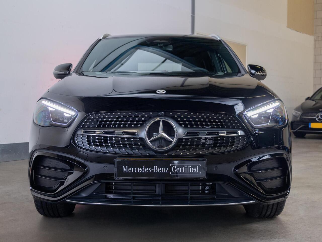 Mercedes-Benz GLA-KLASSE 250 e Business Solution AMG Panorama dak